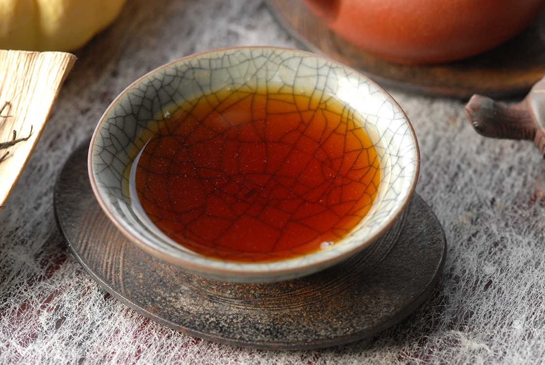 Dian Hong Gong Fu Yin Zhen yunnani aranyvörös tea