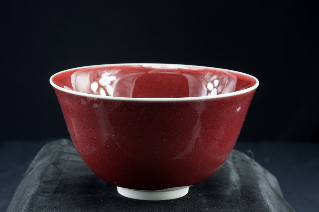 Shinsa vörös Arita porcelán chawan