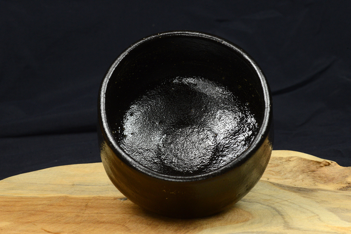 Fekete kuro raku chawan teáscsésze