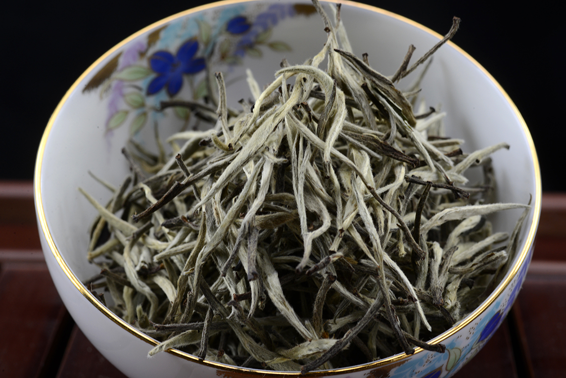 Ezüst tűk nepáli fehér tea