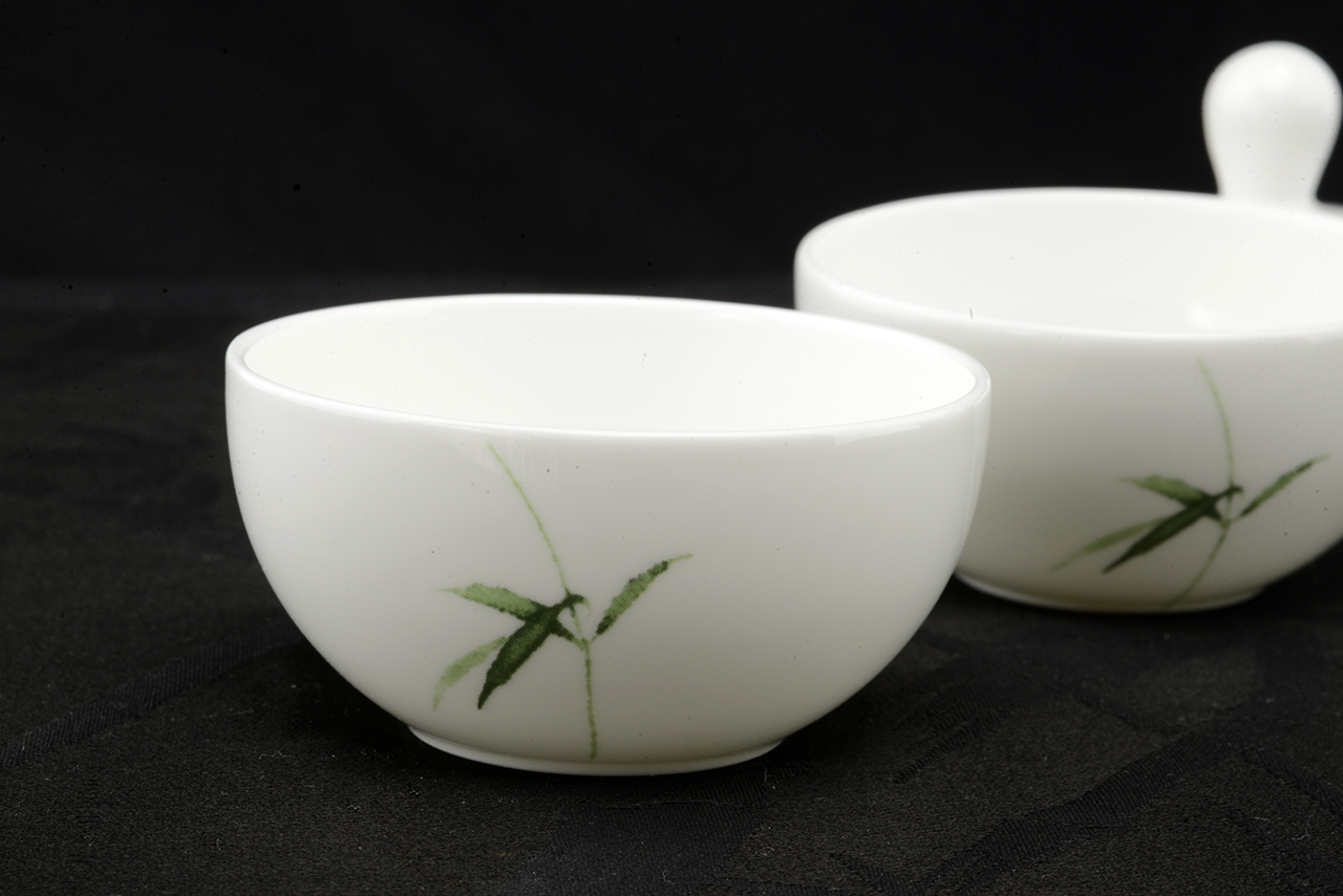 Bambuszrügy porcelán teáskészlet