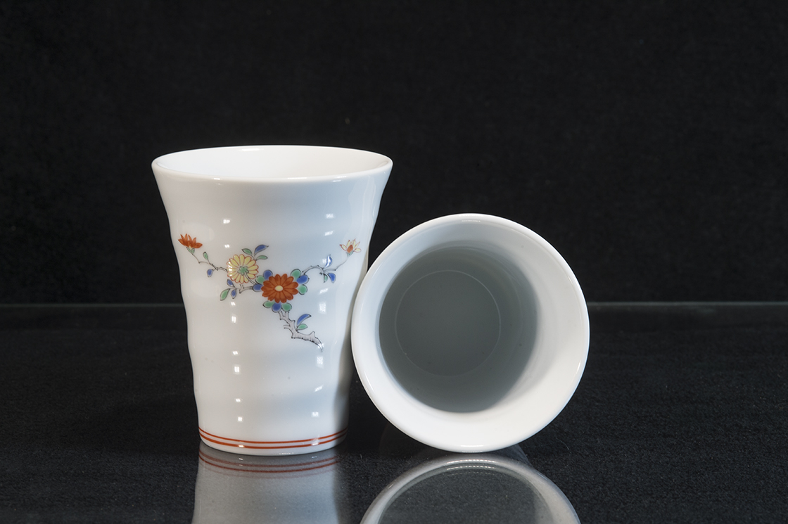 nabeshima kézzel festett japán porcelán teáscsésze pár