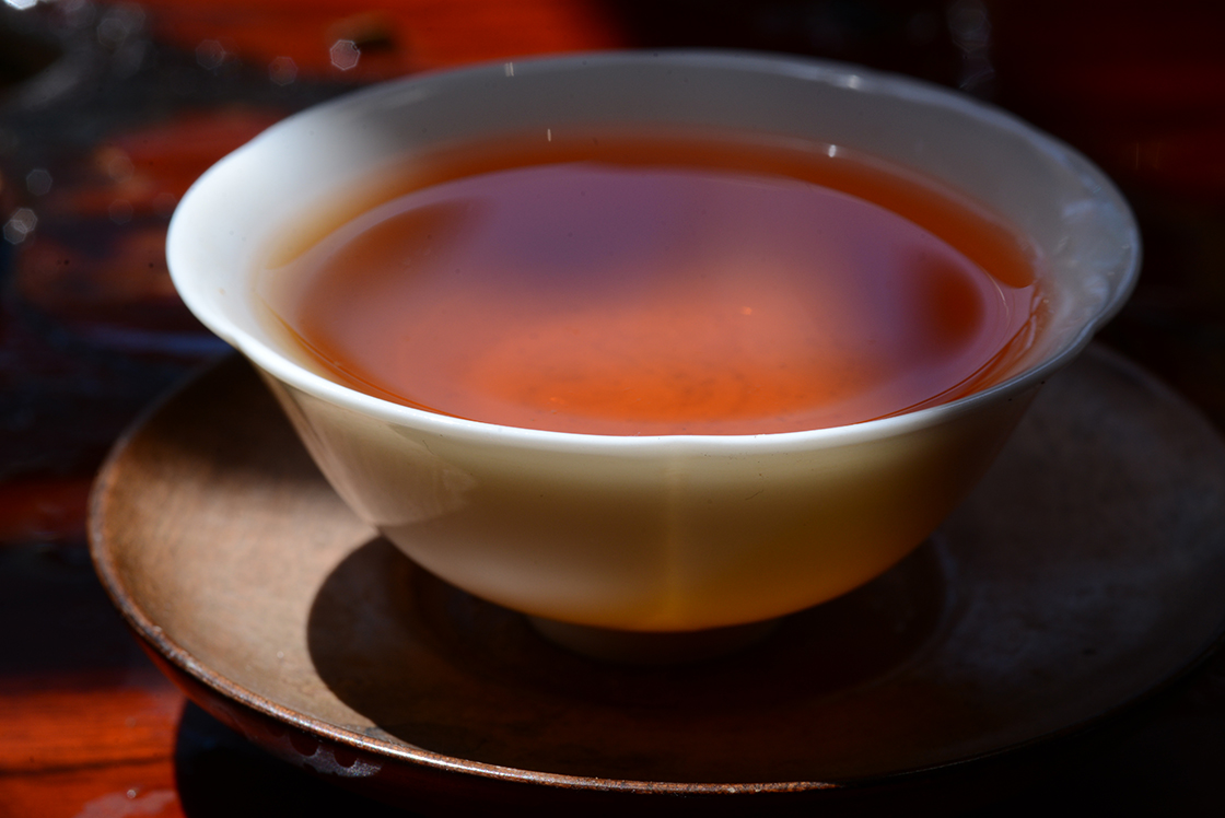 2000 aged Haiwan tea Gu Hua érlelt sheng puerh tea 