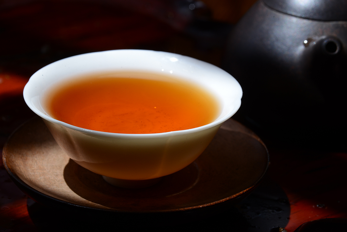 2000 aged Haiwan tea Gu Hua érlelt sheng puerh tea 