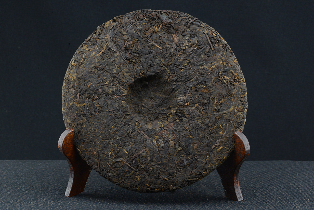 2001 Menghai 7572 premium érlelt shu puerh tea