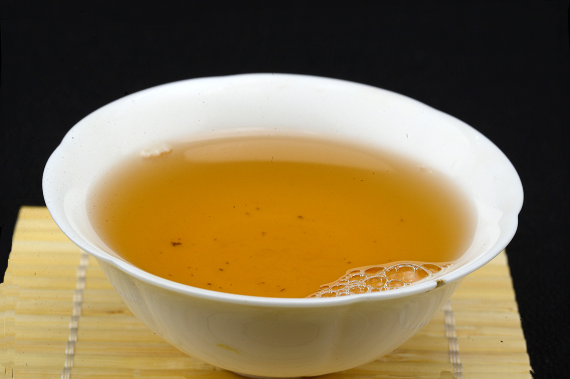 Menghai DAyi Ji Pin sheng puerh tea 2013