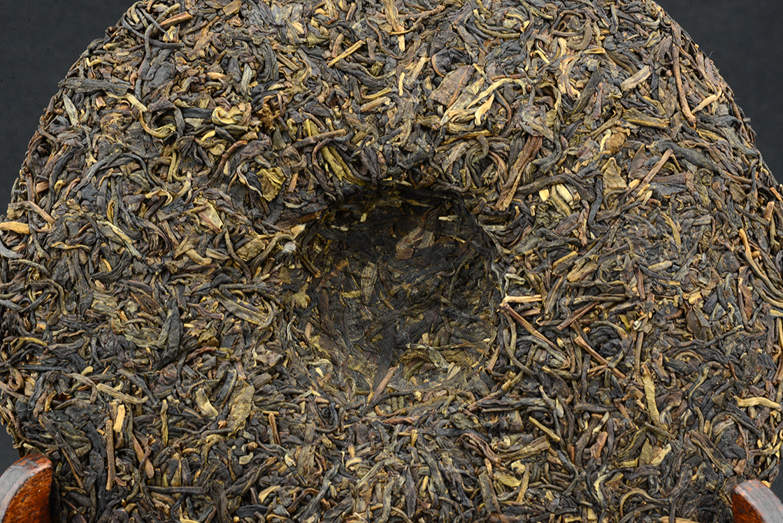 Menghai DAyi Ji Pin sheng puerh tea 2013