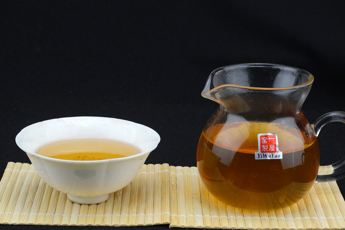 2013 Menghai 7742 sheng puerh tea