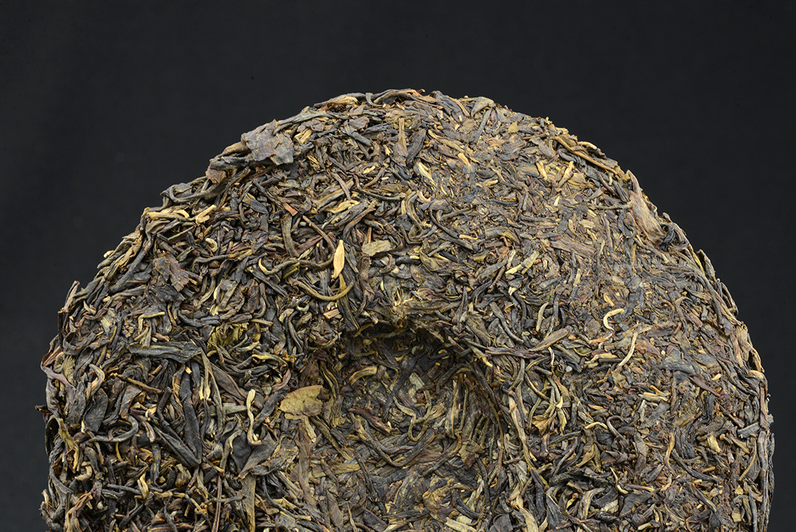 2014 Menghai Dayi pávazöld prémium sheng puerh tea