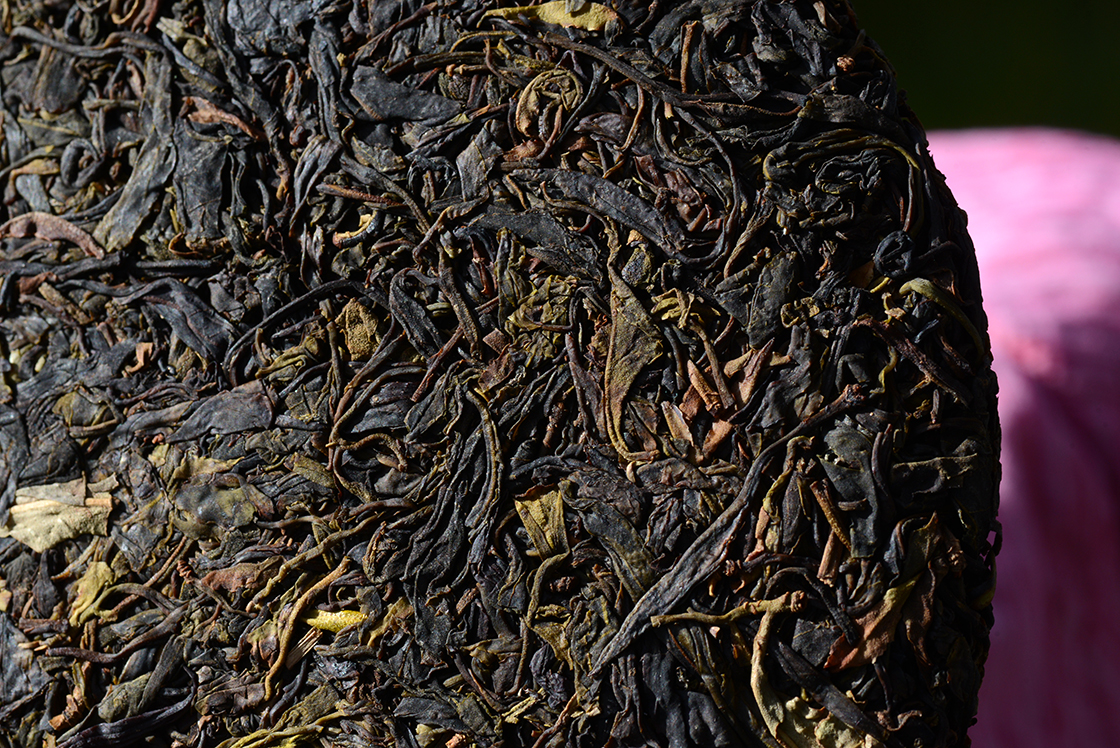 2014 Dehong Ye sheng cha vad bíbor sheng puerh tea