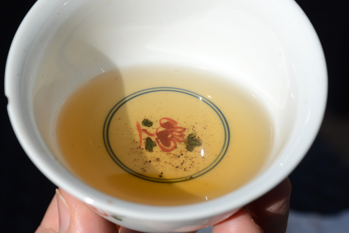 2014 Dehong Ye sheng cha vad bíbor sheng puerh tea