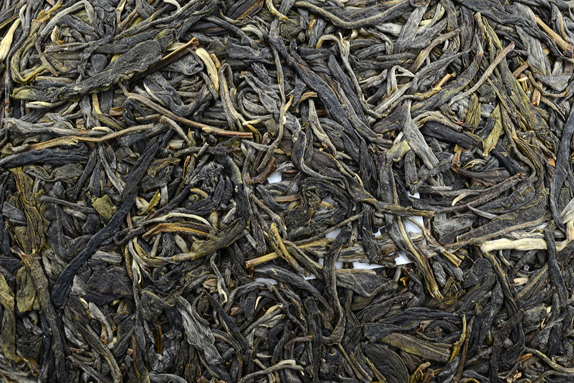 2015 Yiwu Walong vad sheng puerh tea