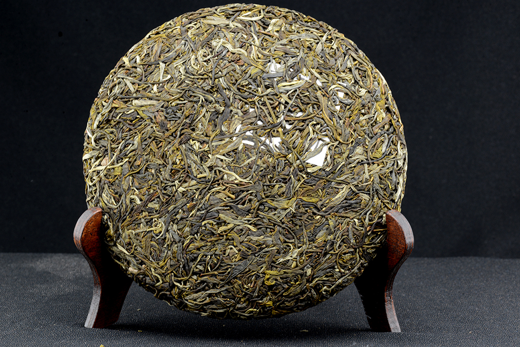 2015 Wu Liang hegyi sheng puerh tea