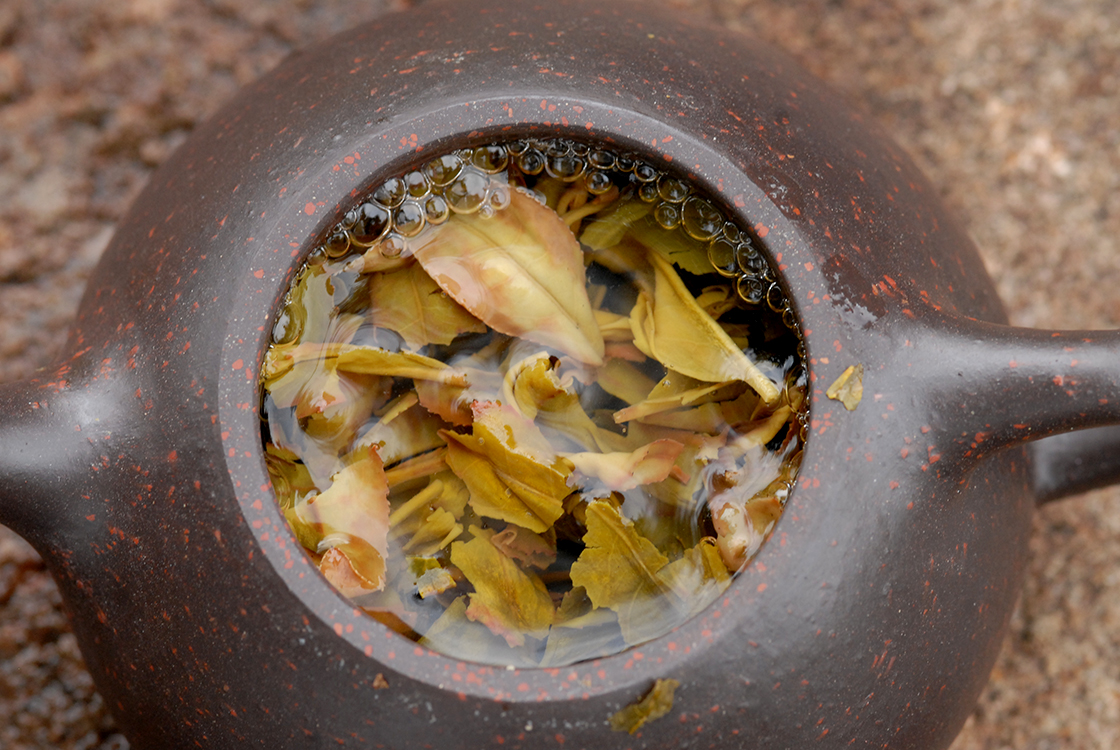 Bai Ji Guan Wuyishan oolong tea