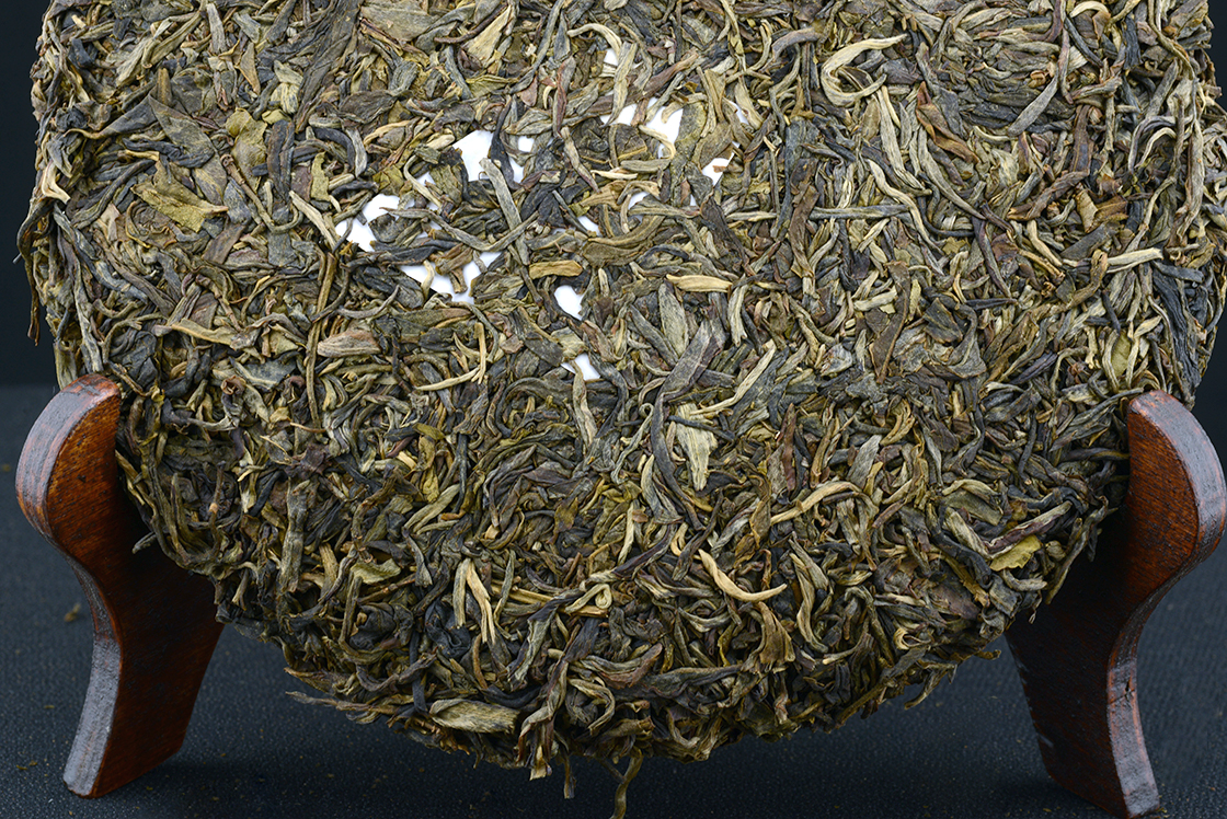 2006 longyuan camphor like sheng puerh tea