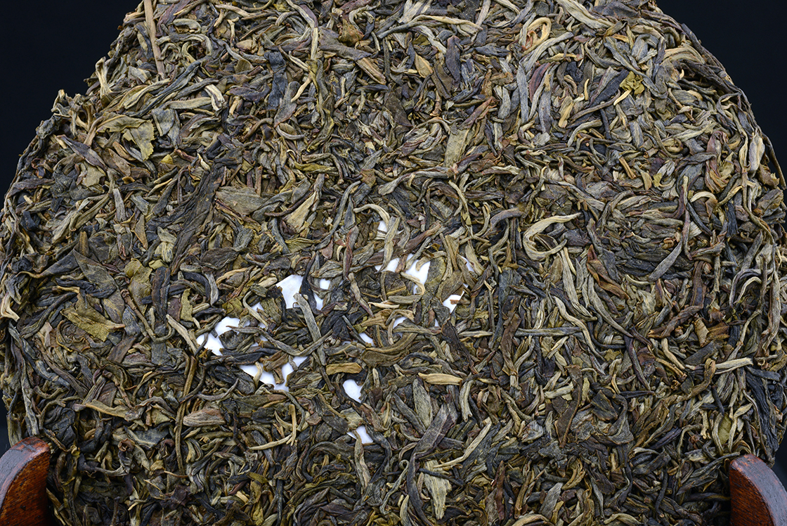 2006 longyuan camphor like sheng puerh tea