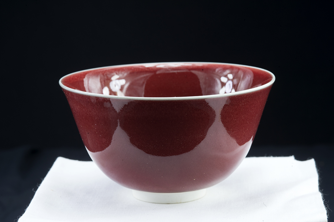 Shinsa vörös Arita porcelán chawan