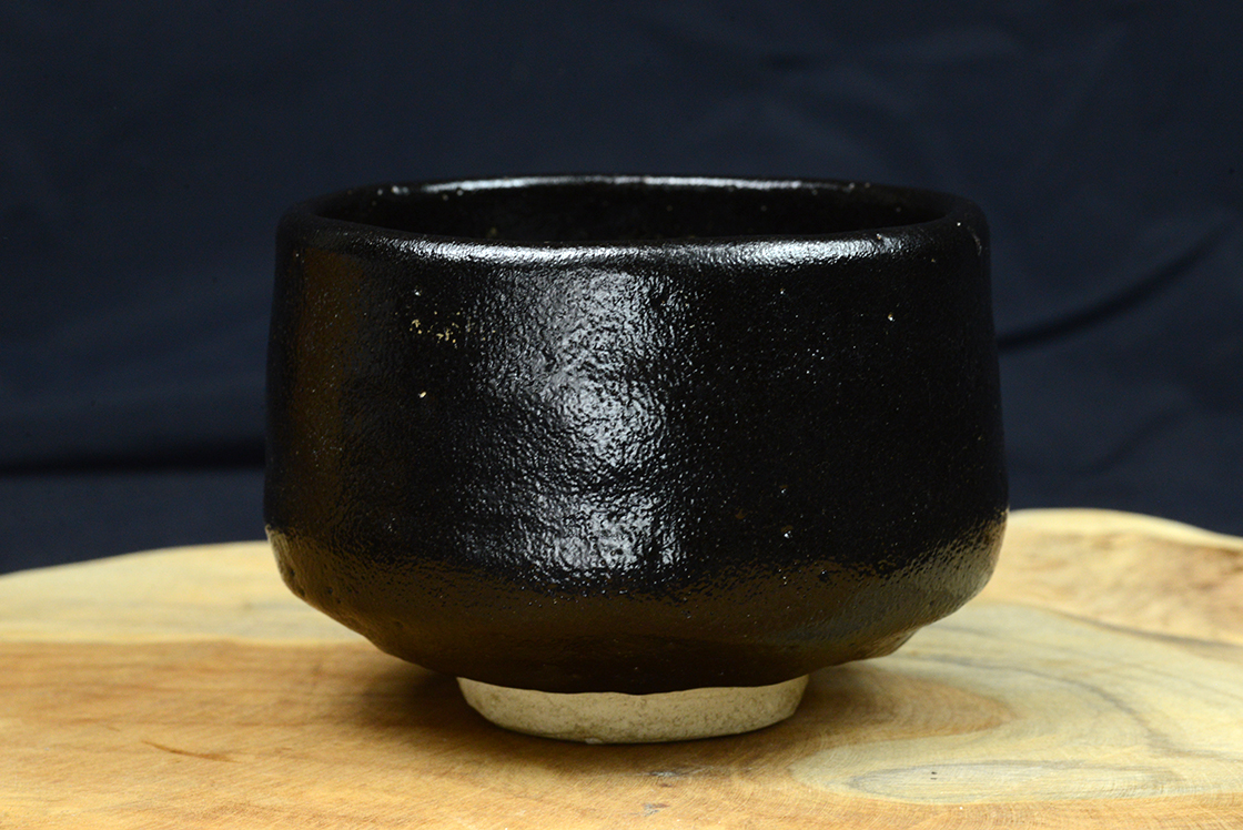 Fekete kuro raku chawan teáscsésze