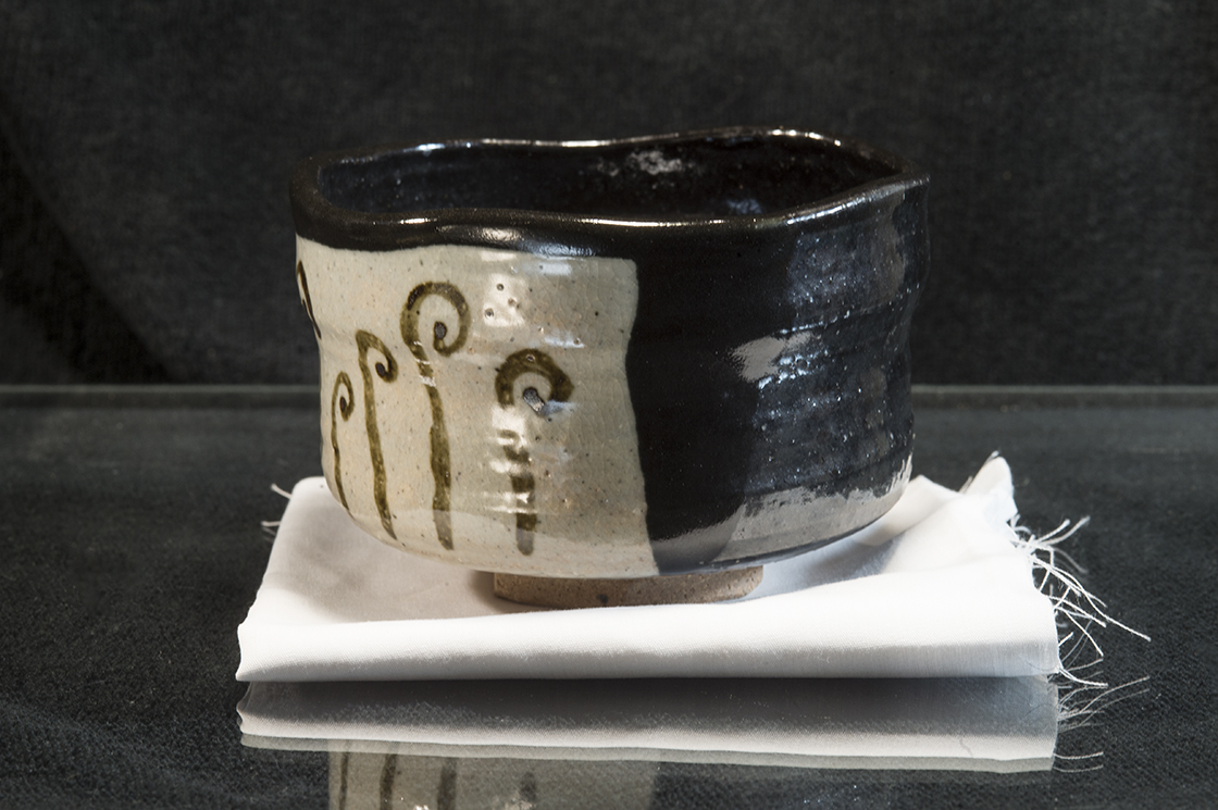 Koshu Nishio warabi oribe chawan japán matcha teáscsésze