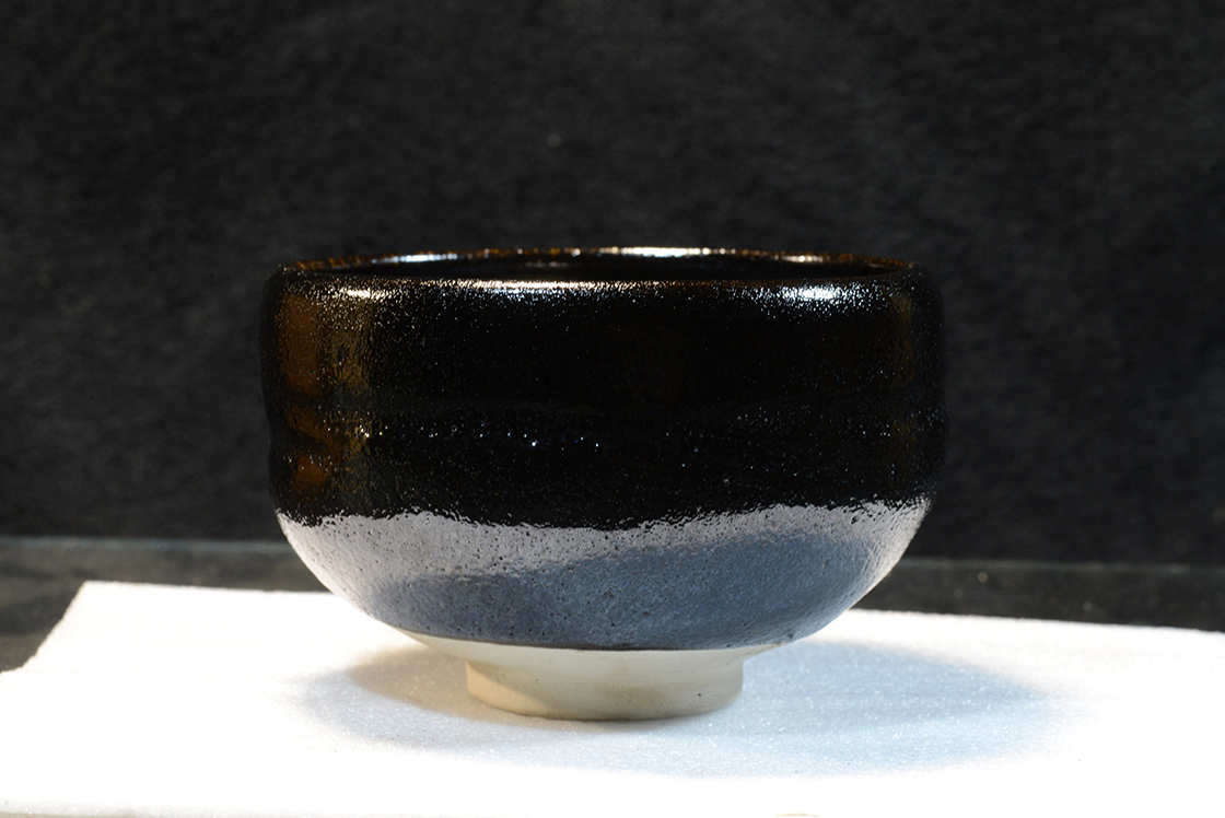 Fekete raku teáscsésze, kuro raku chawan