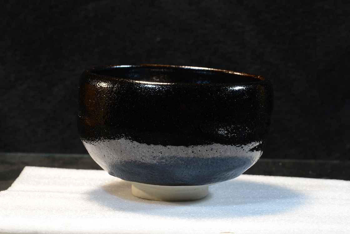 Fekete raku teáscsésze, kuro raku chawan