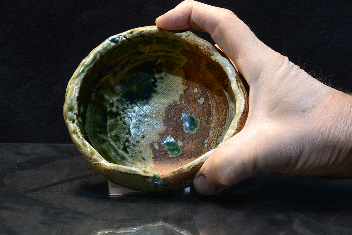 Shigaraki matcha teáscsésze fatüzes, japán kerámia