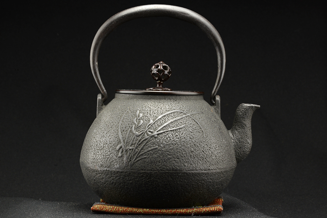 chokan japanese cast iron tetsubin tea kettle