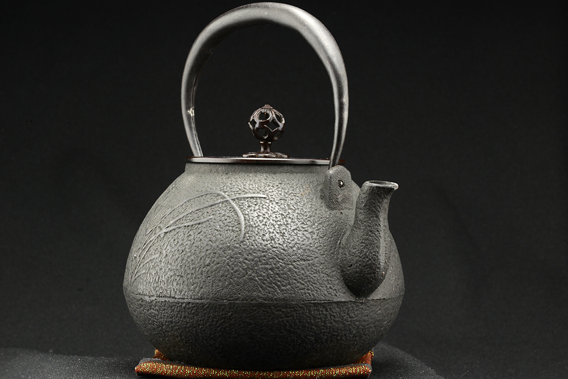 chokan japanese cast iron tetsubin tea kettle