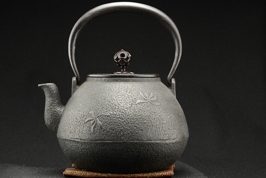 chokan japanese cast iron tetsubin tea kettle