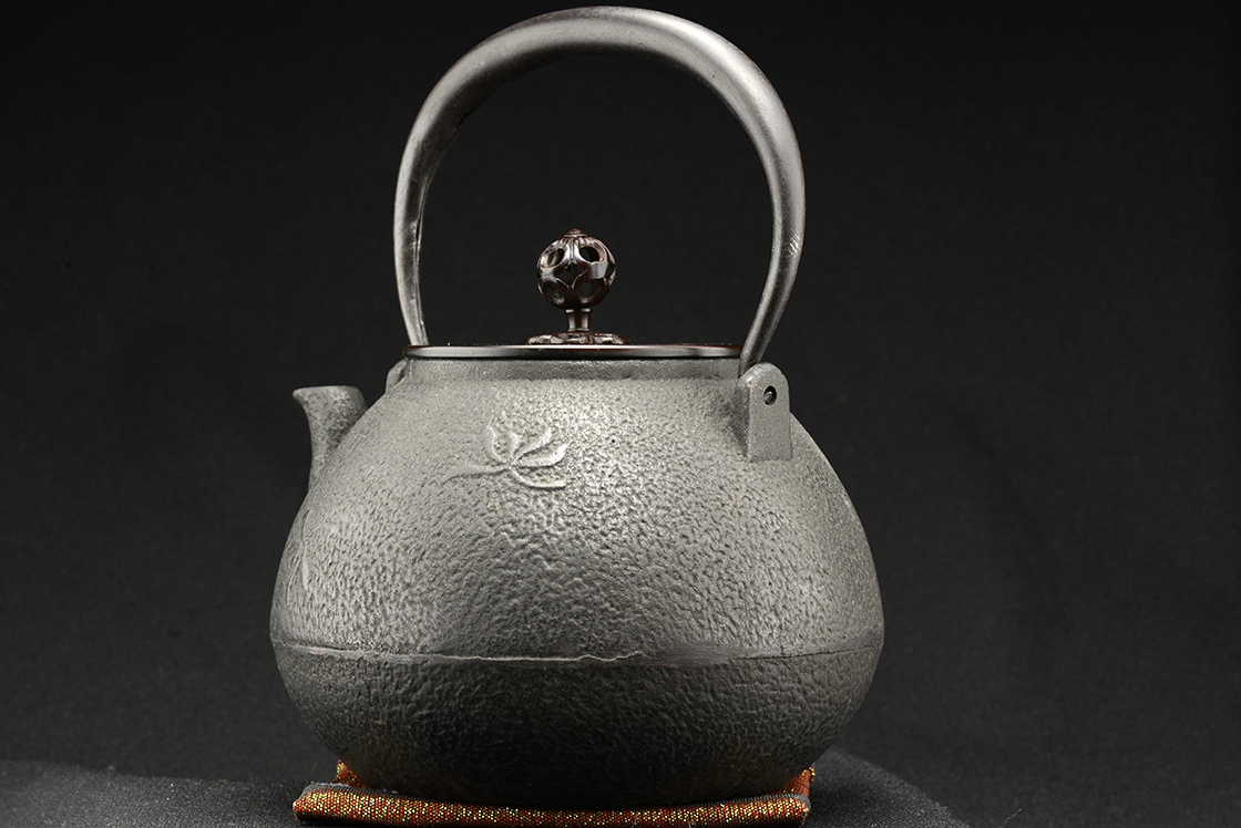 chokan japanese cast iron tetsubin tea kettle