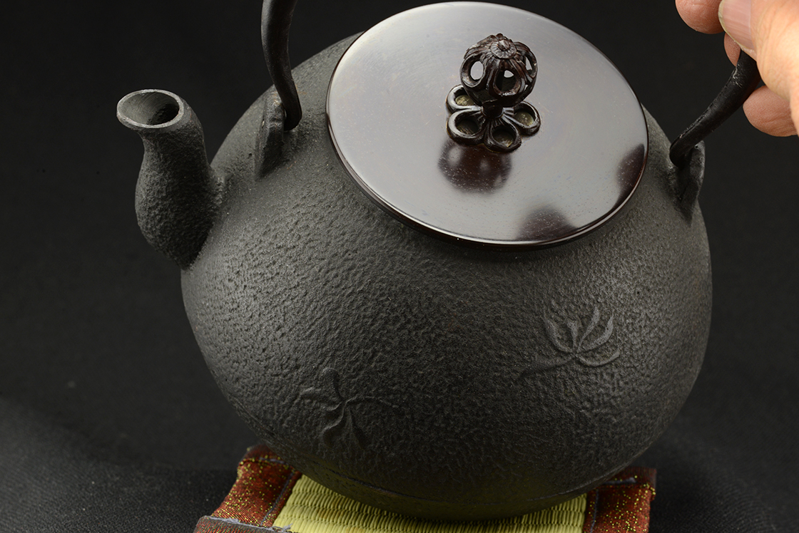 chokan japanese cast iron tetsubin tea kettle