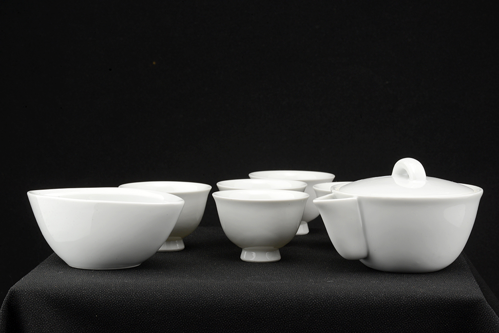 white porcellain ship kyoto tea set for japanese tea