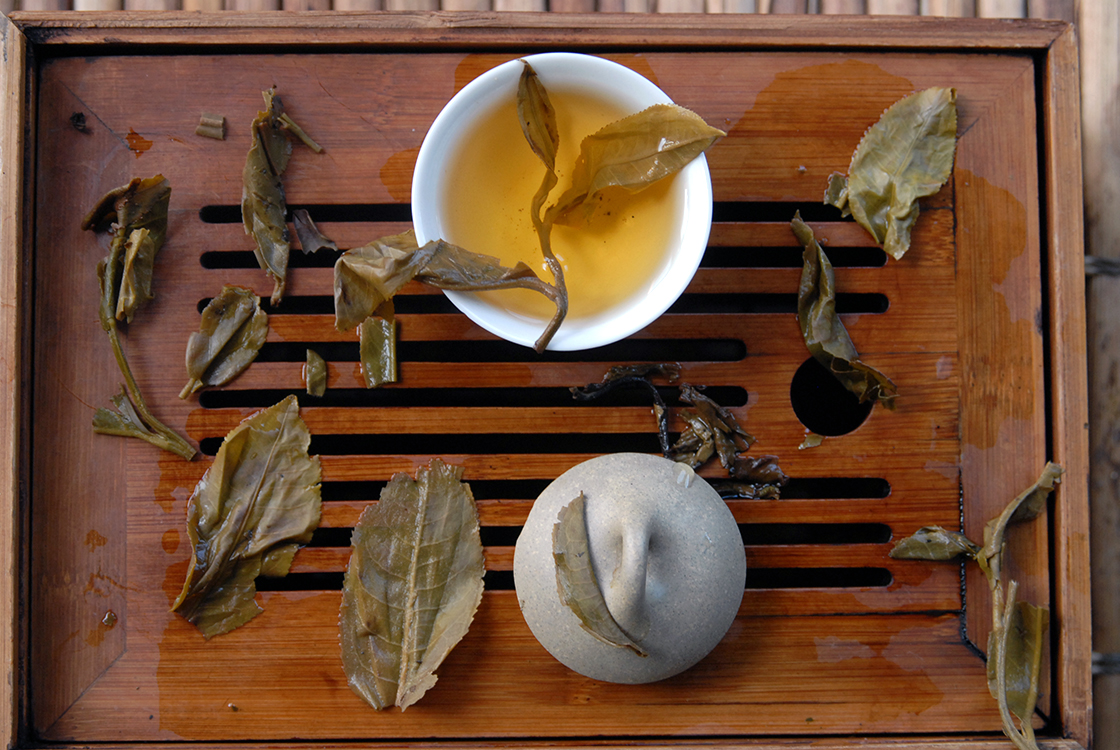 vén teafák a teaerdő mélyén 2007 kínai sheng puerh tea