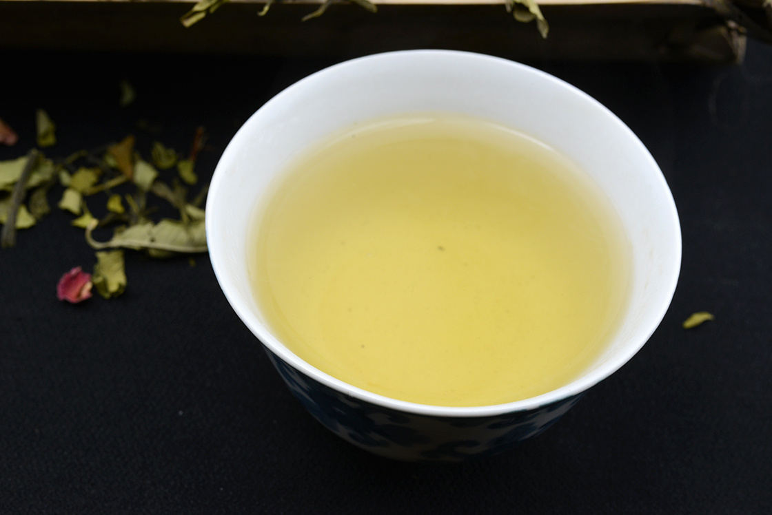 Sencha Moringa ízesített zöld tea