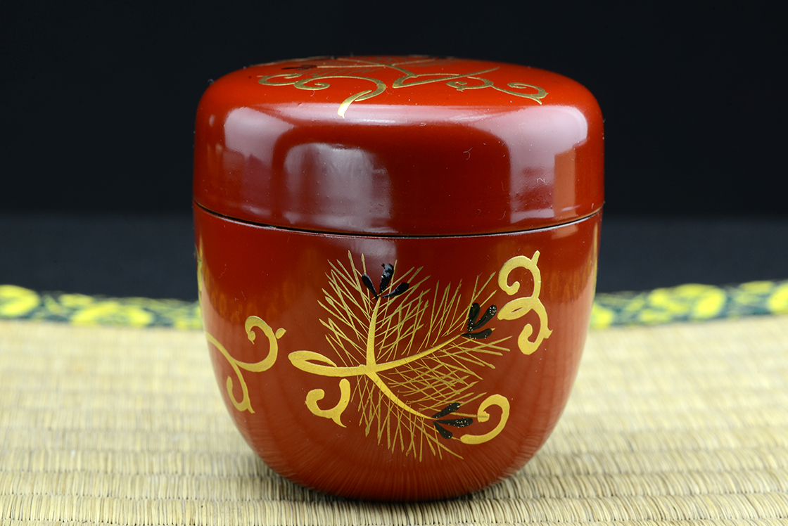 red  natsume matcha container
