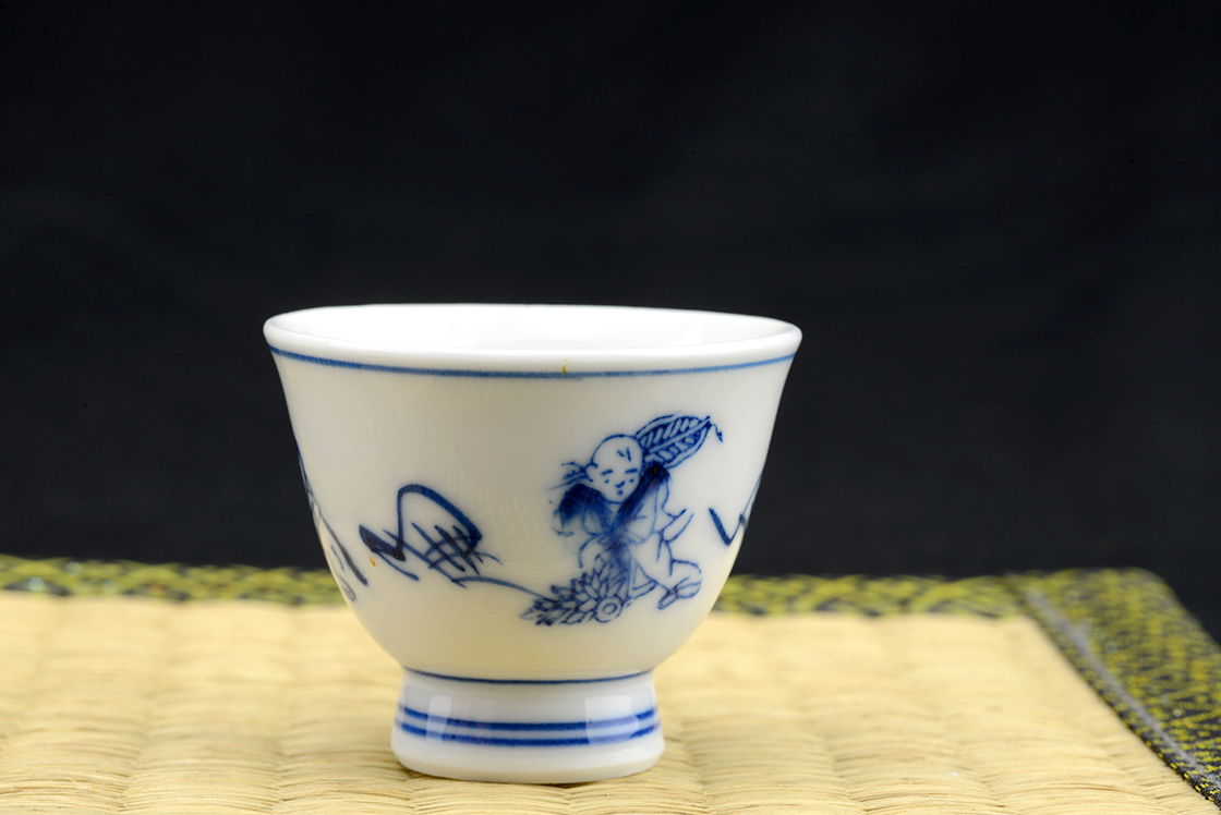 Gyerekjáték kézzel festett porcelán teáscsésze készlet