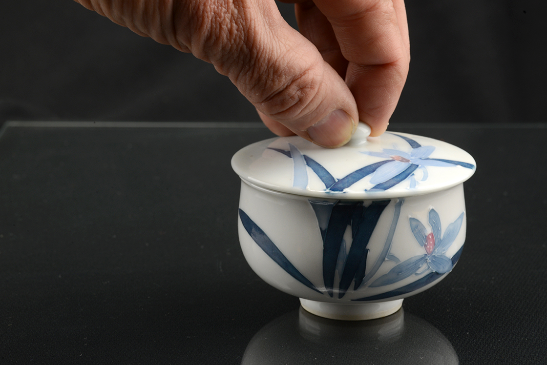 Írisz kézzel festett porcelán teáskészlet