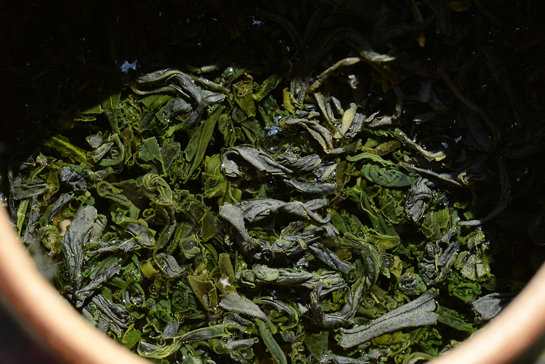 Issin-en Tokusen BIO kamairicha japán zöld tea