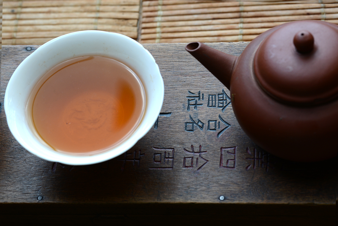 Issien japán fekete tea 