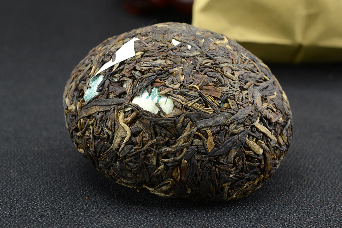 2011 Menghai Dayi Jia Ji sheng puerh tuo