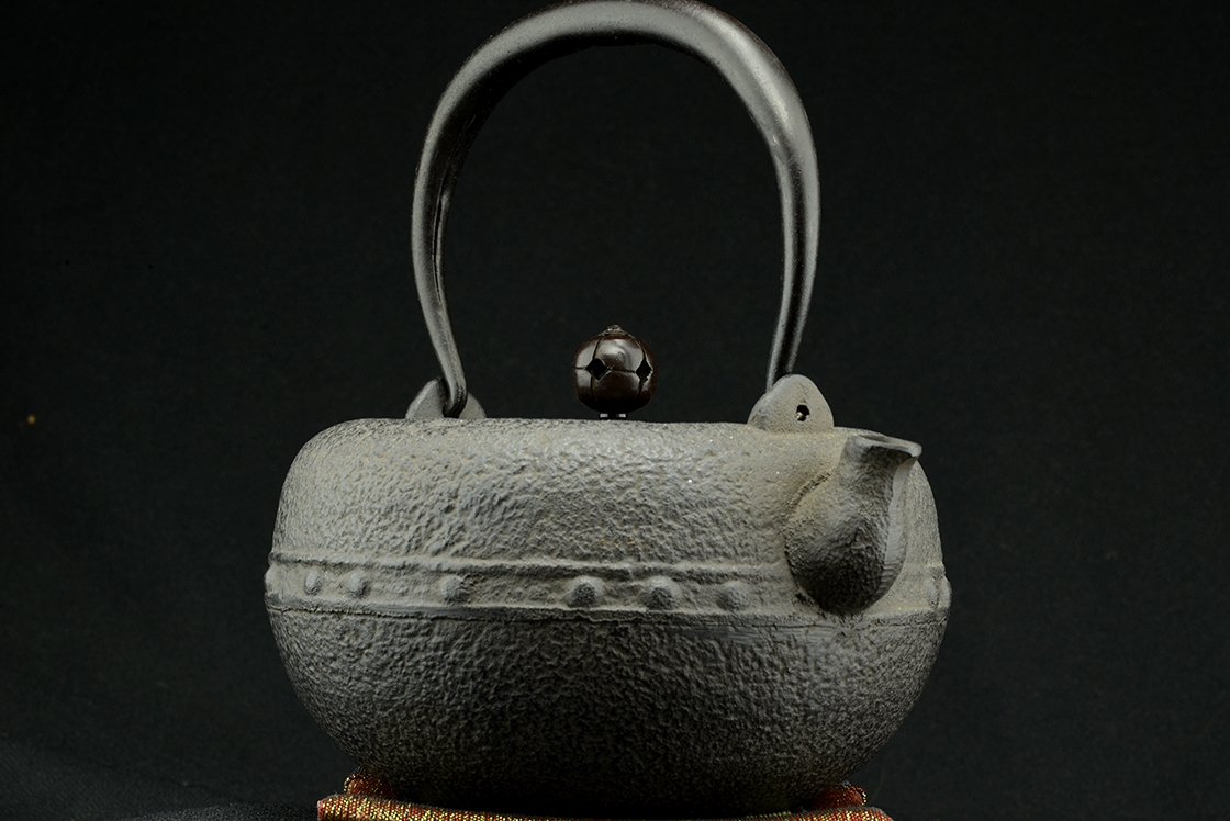 old woman tetsubin iron teapot 