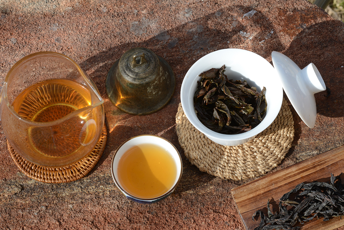 Wuyi Fo Shou Buddha keze wuyi szikla oolong tea