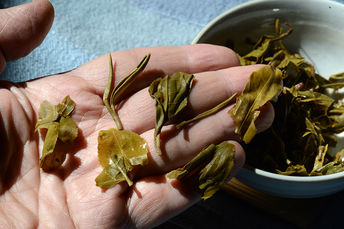 2016 Mengku Da Xue Shan sheng puer tea