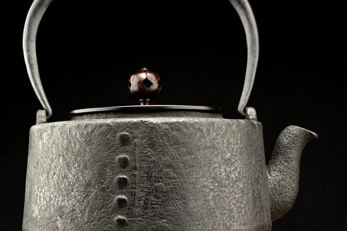 tohe tetsubin japanese cast iron teapot 