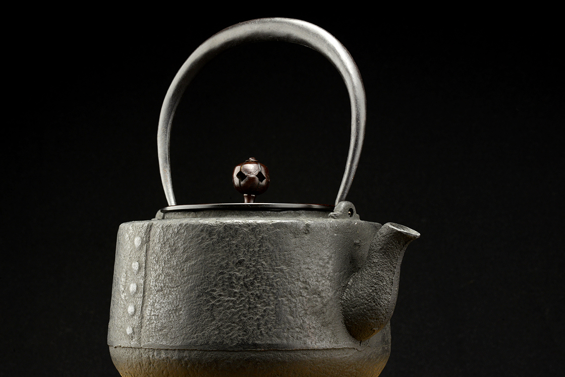 tohe tetsubin japanese cast iron teapot 
