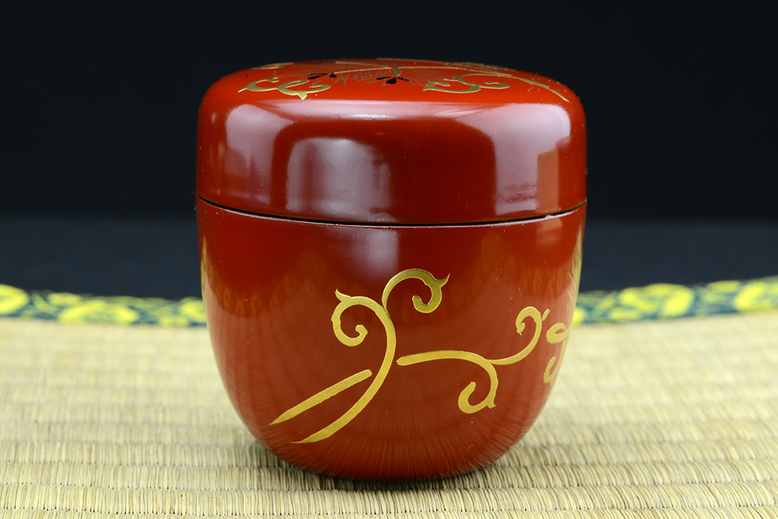 red  natsume matcha container