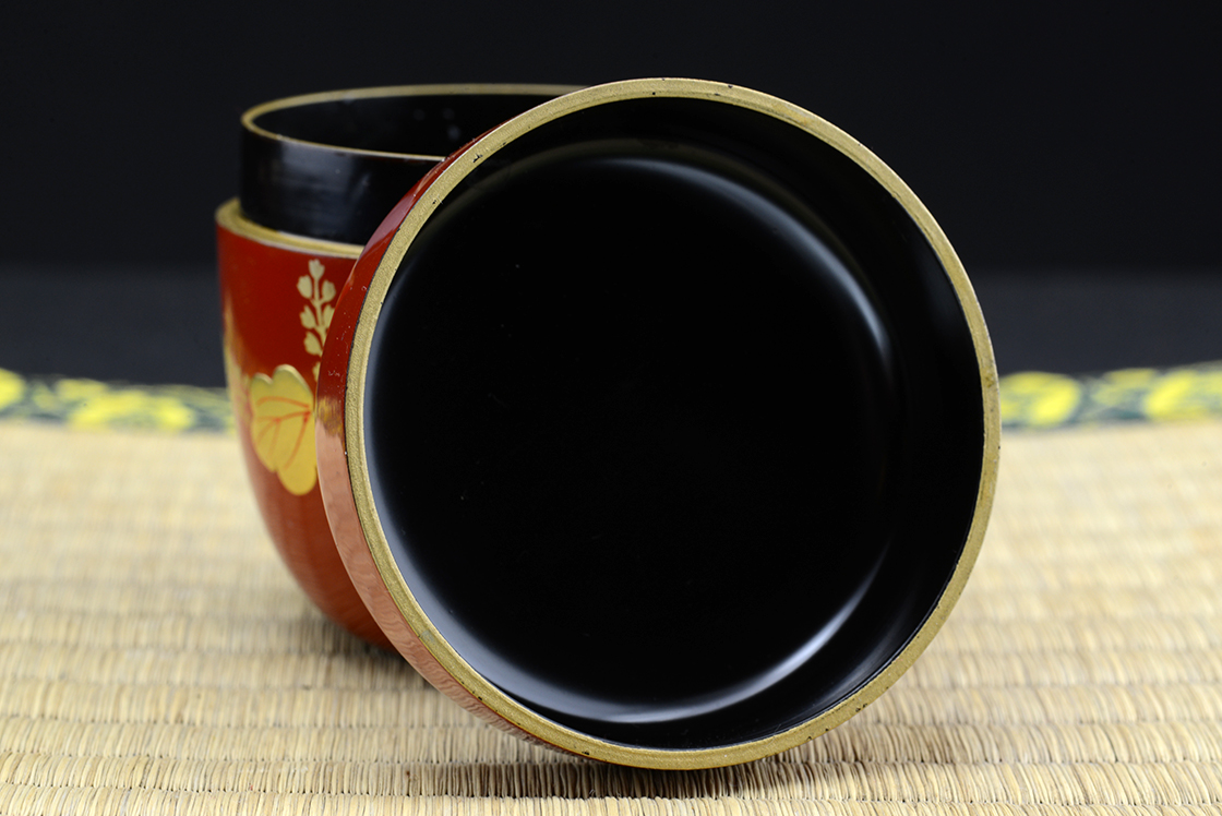 Vörös tavaszi natsume matcha teatartó