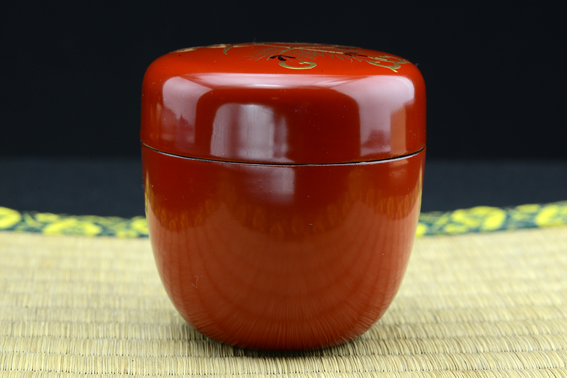 red  natsume matcha container