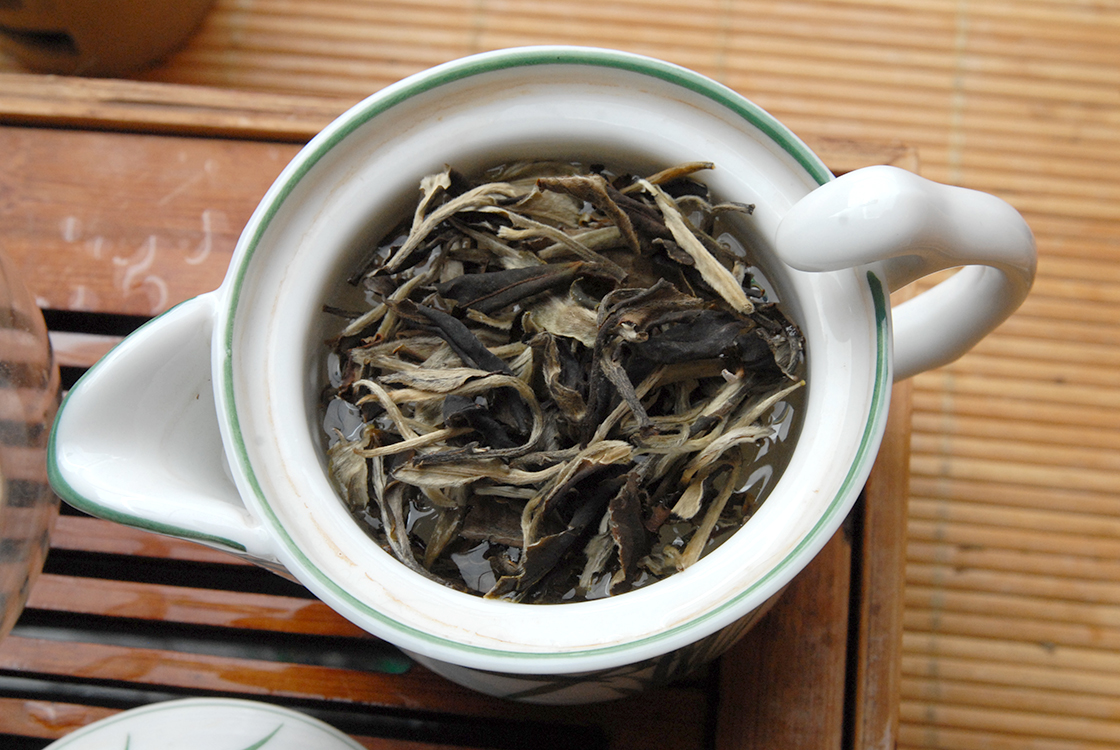 yue guang bai fehér tea 3.jpg