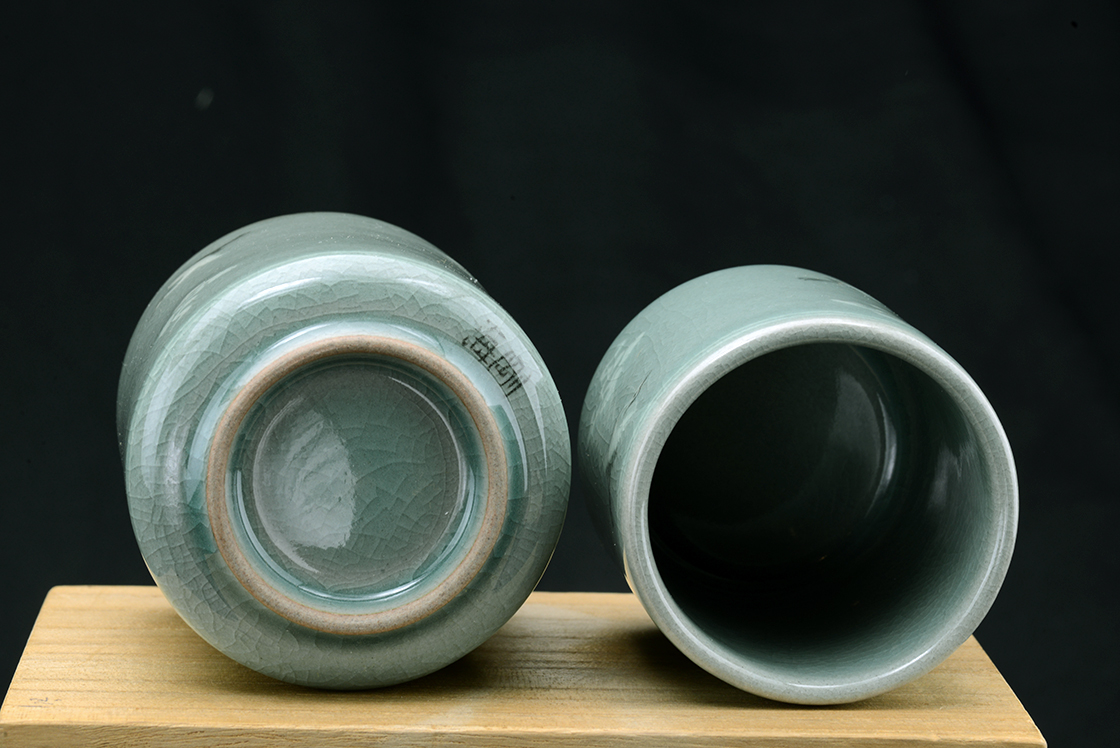 Koreai celadon teáscsésze pár Korean Living National Human Treasure, Yu Hegan celadon tea cup pair